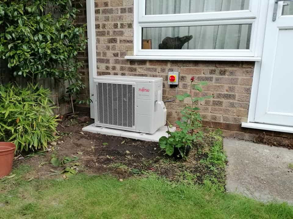 Air Conditioning Unit Installation In A Home In Chiswick Simply Air 